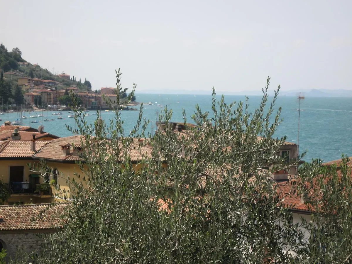 Residenza Cristina Aparthotel Brenzone sul Garda